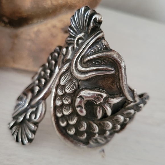 Stunning Pre-1940 Quetzalcoatl Repoussé Clamper Bracelet - Taxco - Picture 5 of 9